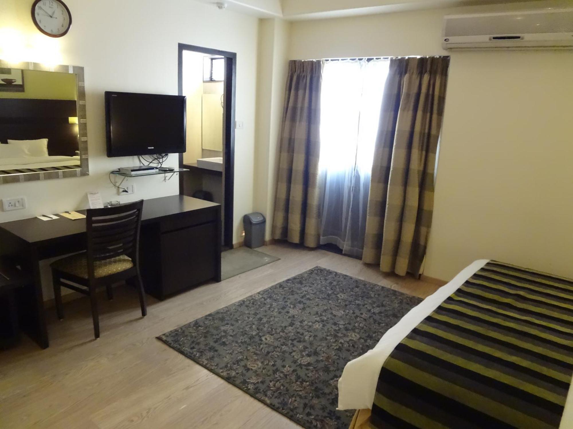 Hotel Chateau Windsor - Marine Drive Mumbai