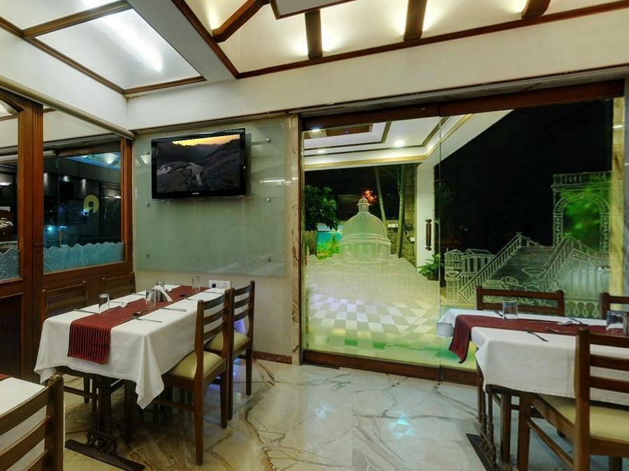 Regal Enclave Hotel 3*