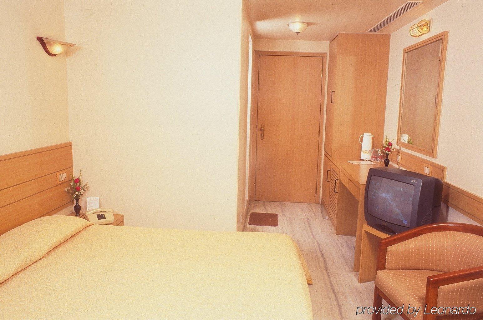 Midland * Mumbai