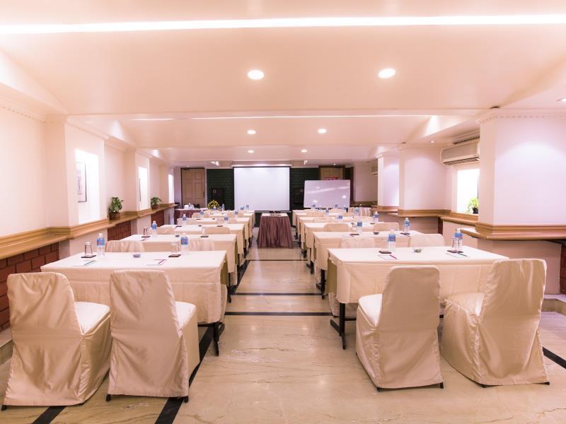 T24 Retro Hotel Mumbai