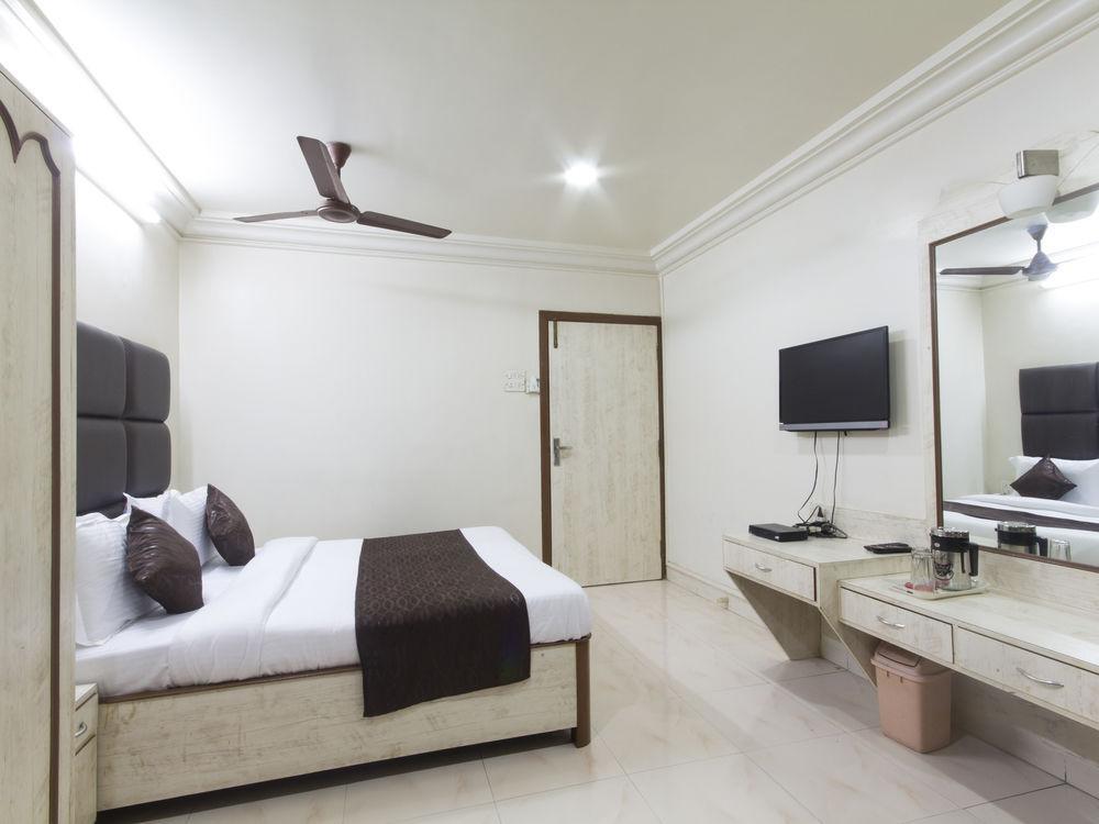 Oyo Chembur Monorail Station Hotel