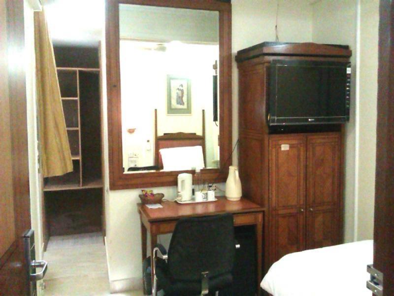 Hiltop Hotel 3*