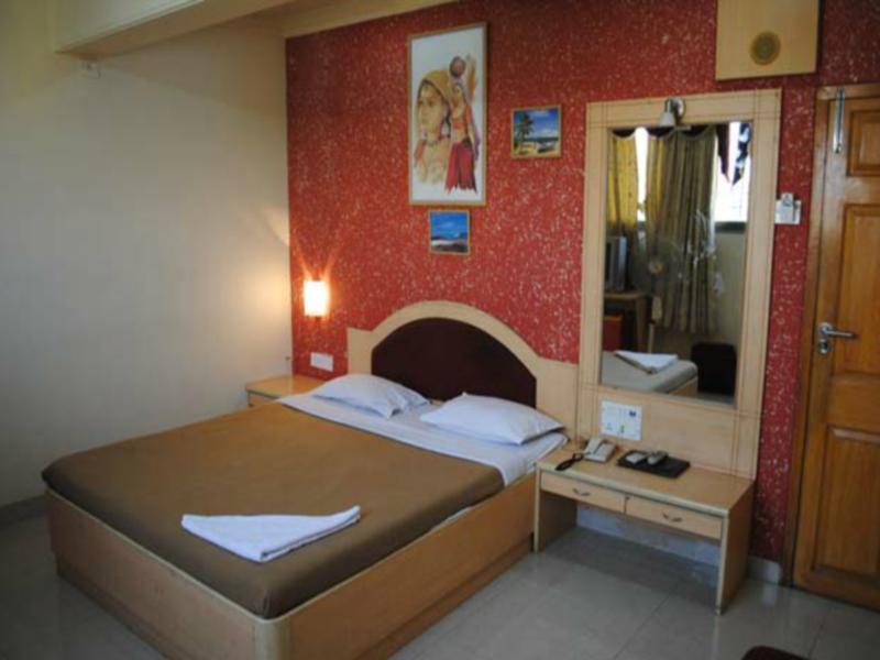 Treebo Cruz Royale Santacruz West Hotel