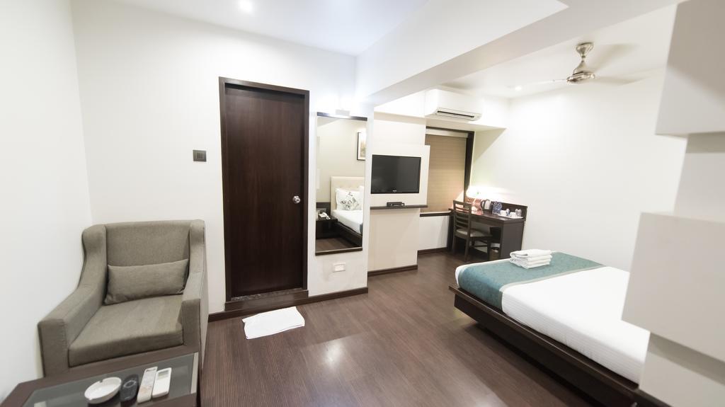 Hotel Le Grande - International Airport Mumbai