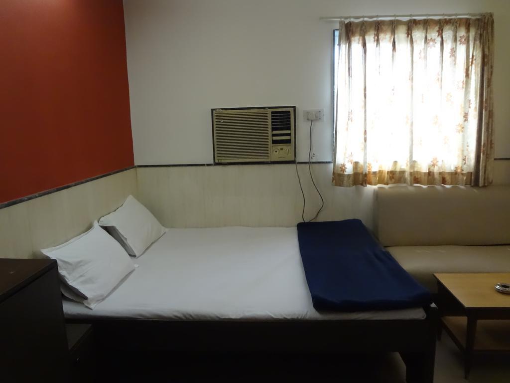 Hotel Happy Mumbai