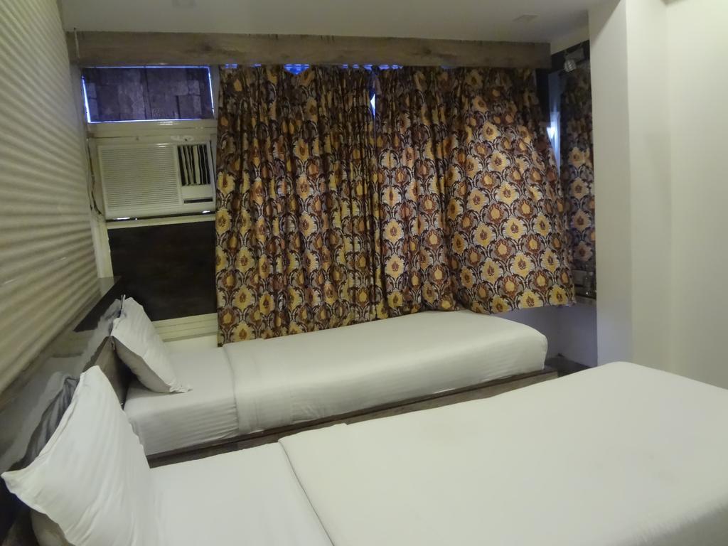 Hotel Oc Residency *