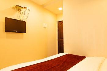 Oyo 845 Kailash Park Hotel Mumbai