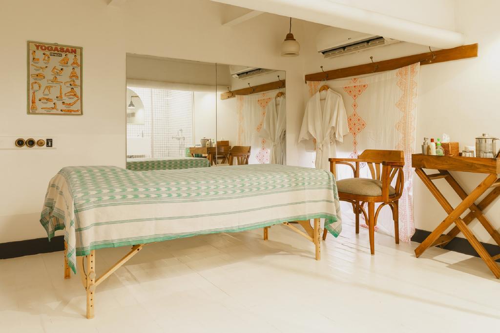 Abode Hotel 3*