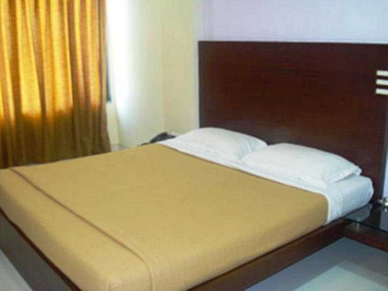 Fabhotel Kamran Residency