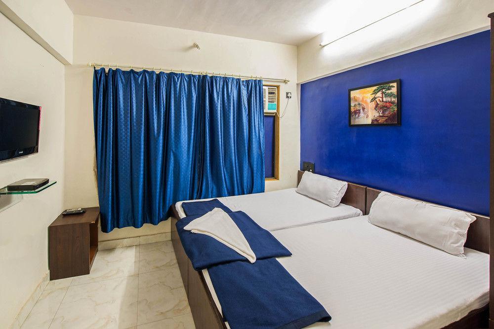 Zo Andheri West Lokhandwala Complex 3*