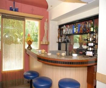 Emerald Htl And Executive Hotel 3*