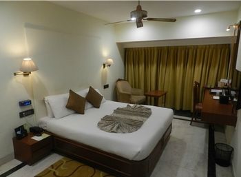 Emerald Htl And Executive Hotel 3*