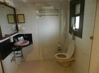Hotel Emerald Htl And Executive 3*