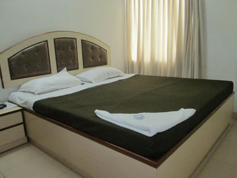 Click Andheri Midc Hotel
