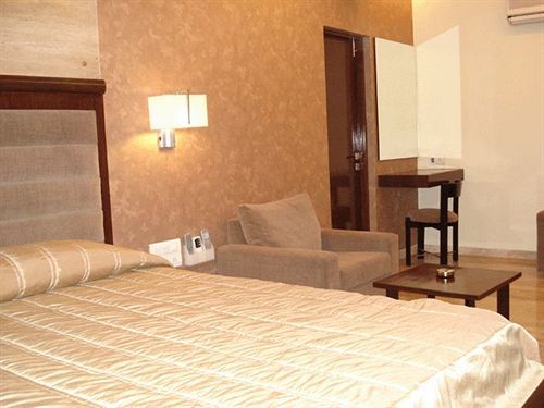 Hotel Airlink 3*