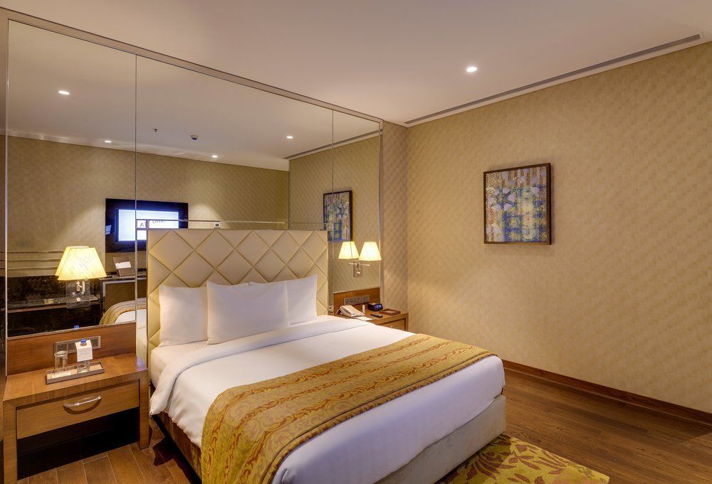 Niranta Airport Transit & Lounge Terminal 2 Arrivals Hotel Bombaim
