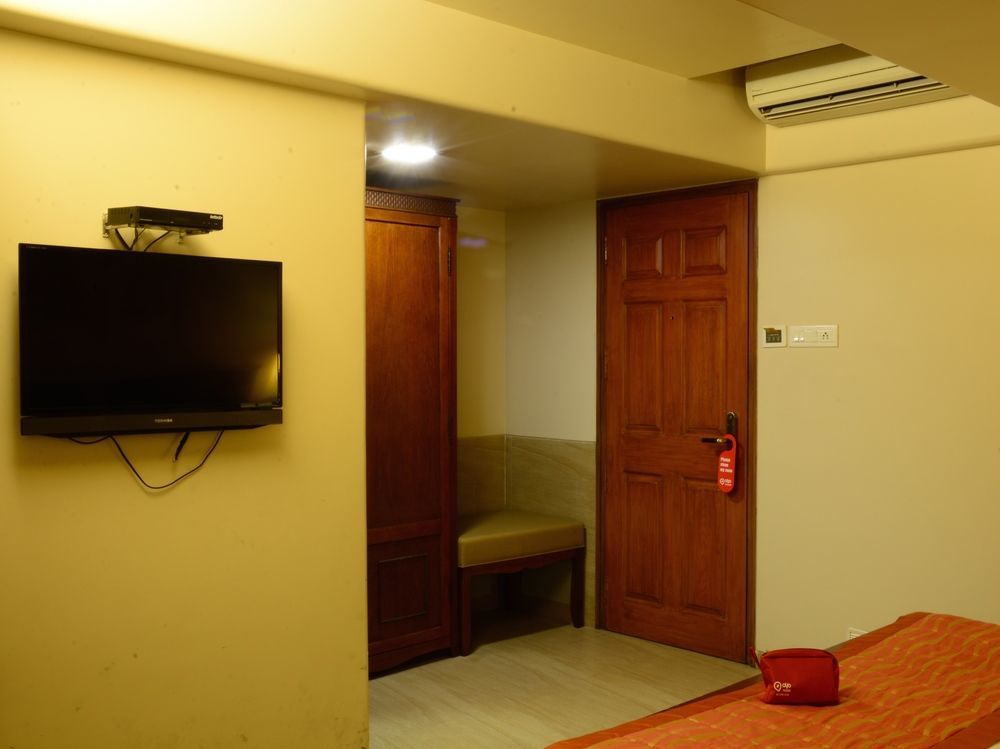 Oyo Premium Santacruz Station 3* Mumbai