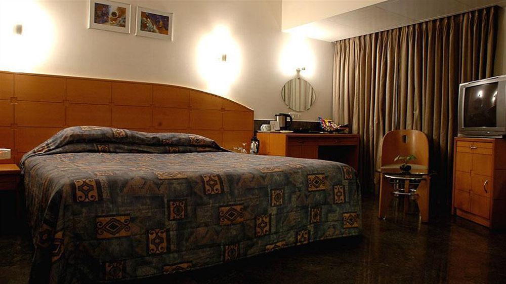 Ramee Guestline Khar Hotel 3*