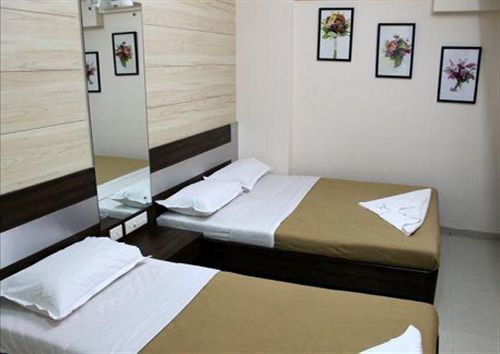 Hotel Daisy Residency