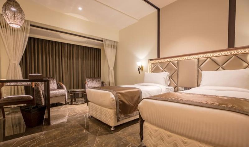 Peninsula Redpine Hotel 3*