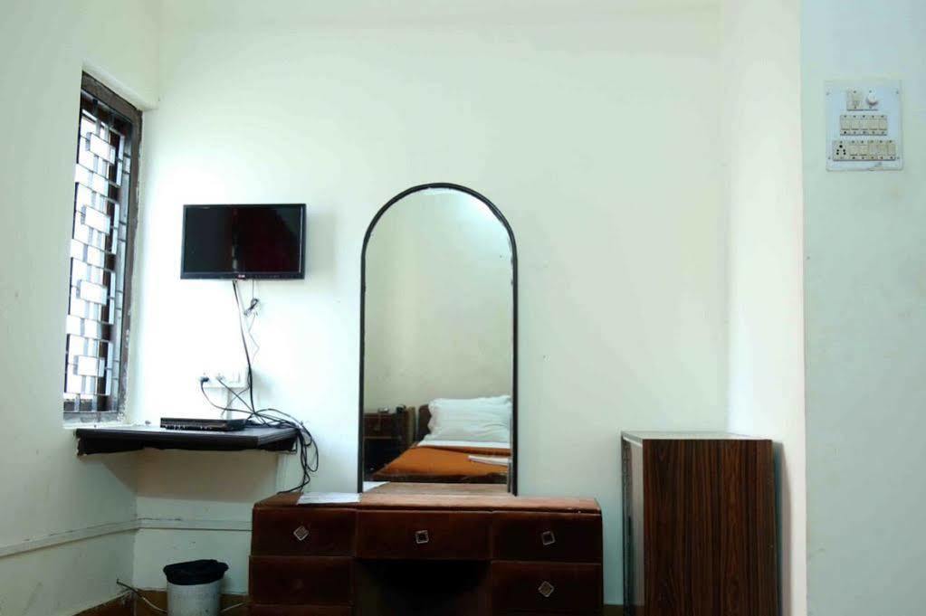 Hotel Kishish Kunj Hotel 3*