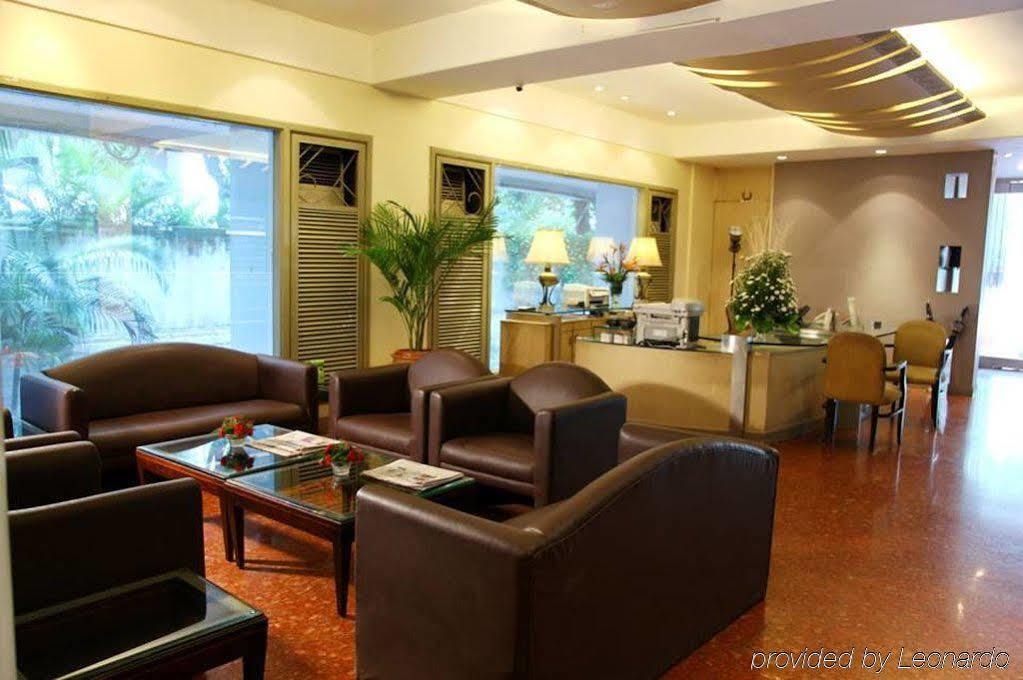 Bloom - Juhu Hotel