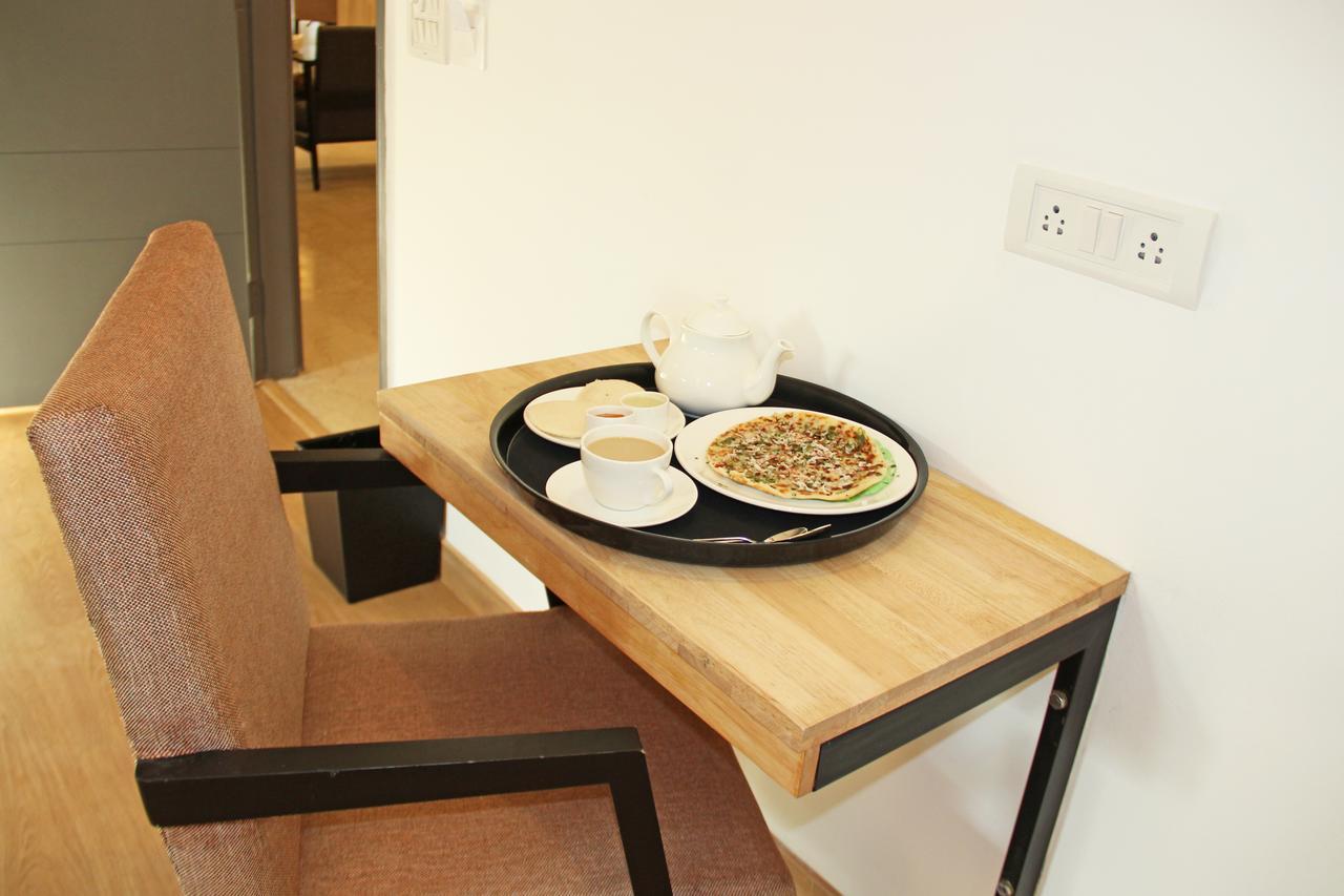Hotel Oyo 9326 Om Sai Residency 3*