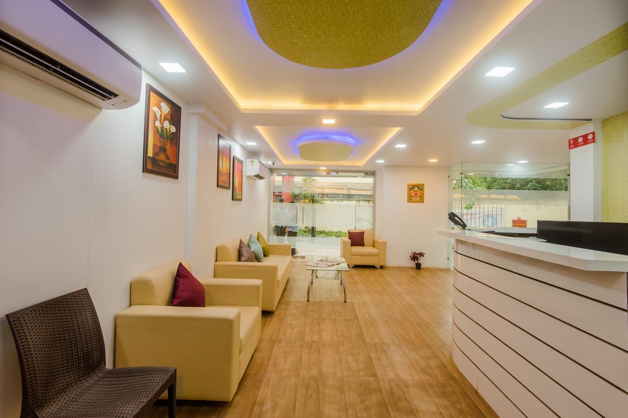 Oyo 9326 Om Sai Residency Hotel 3*