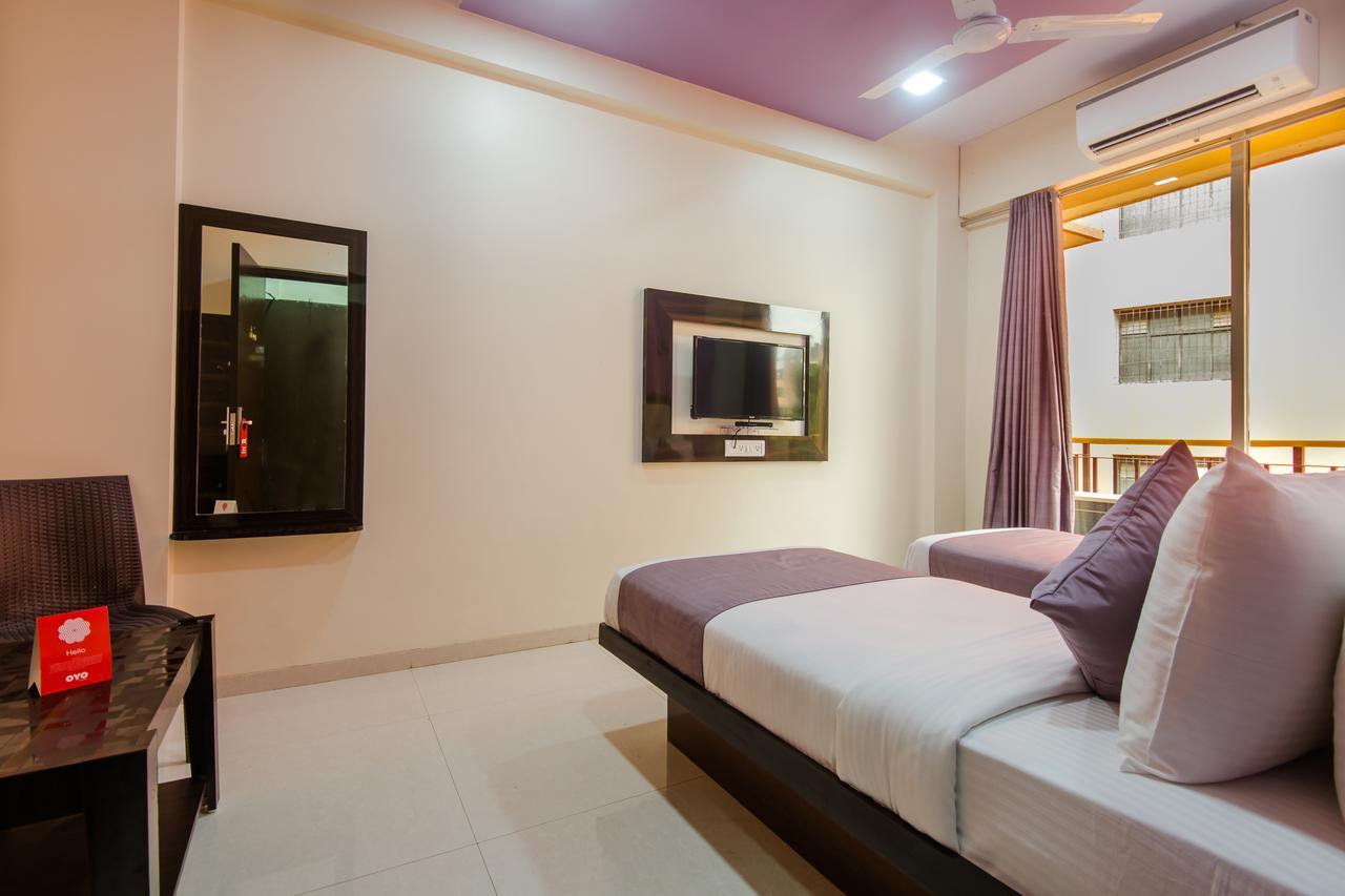 Oyo 9326 Om Sai Residency 3*