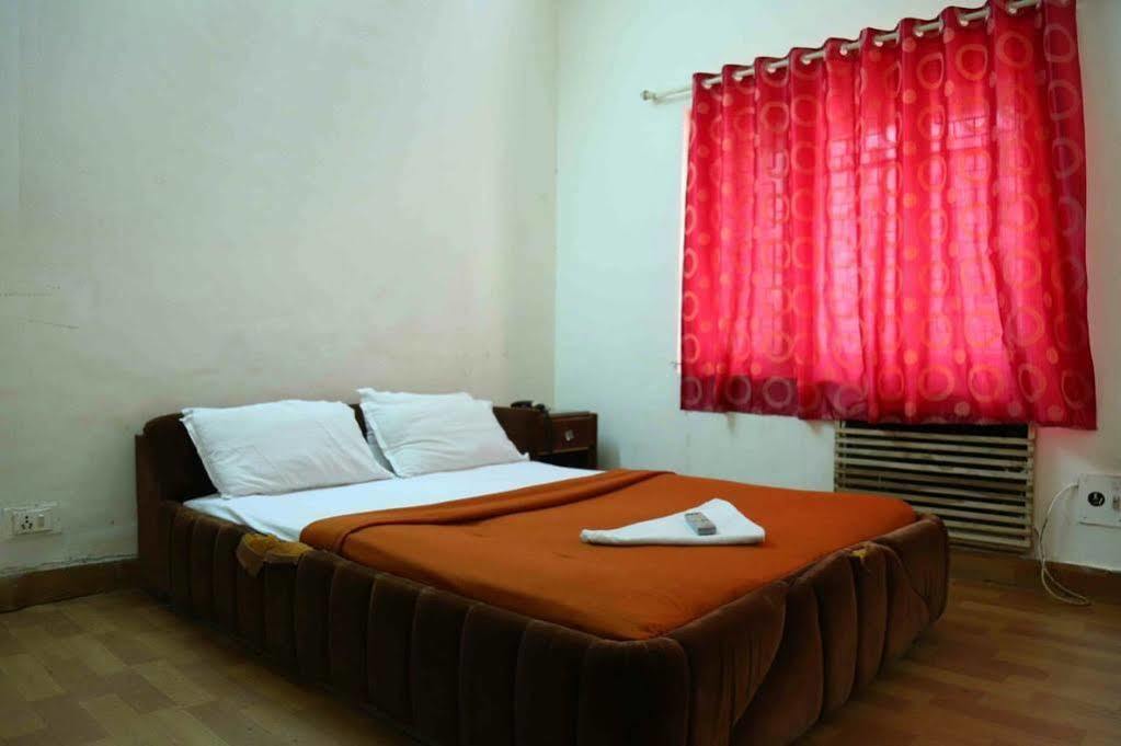 Hotel Kishish Kunj Hotel 3*