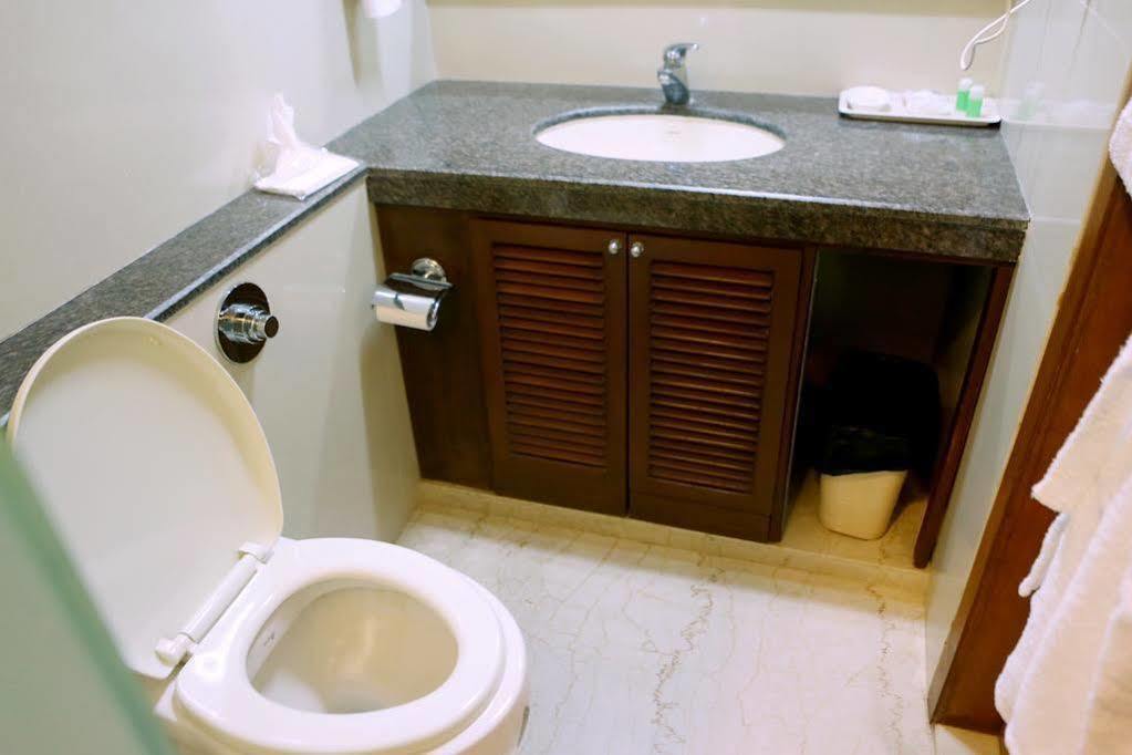 Hotel The Classique Club Mumbai