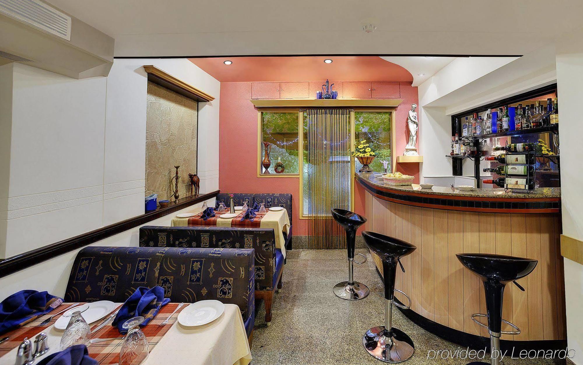 Regenta Place The Emerald 4* Bombaim
