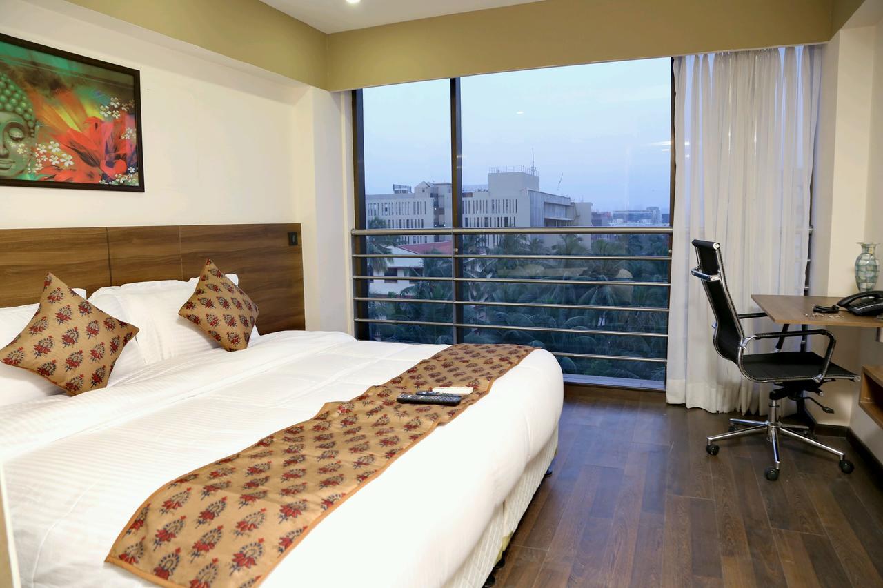 House Andheri East, Hotel Mumbai