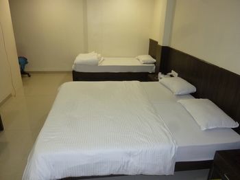 Point Dadar Hotel 2*