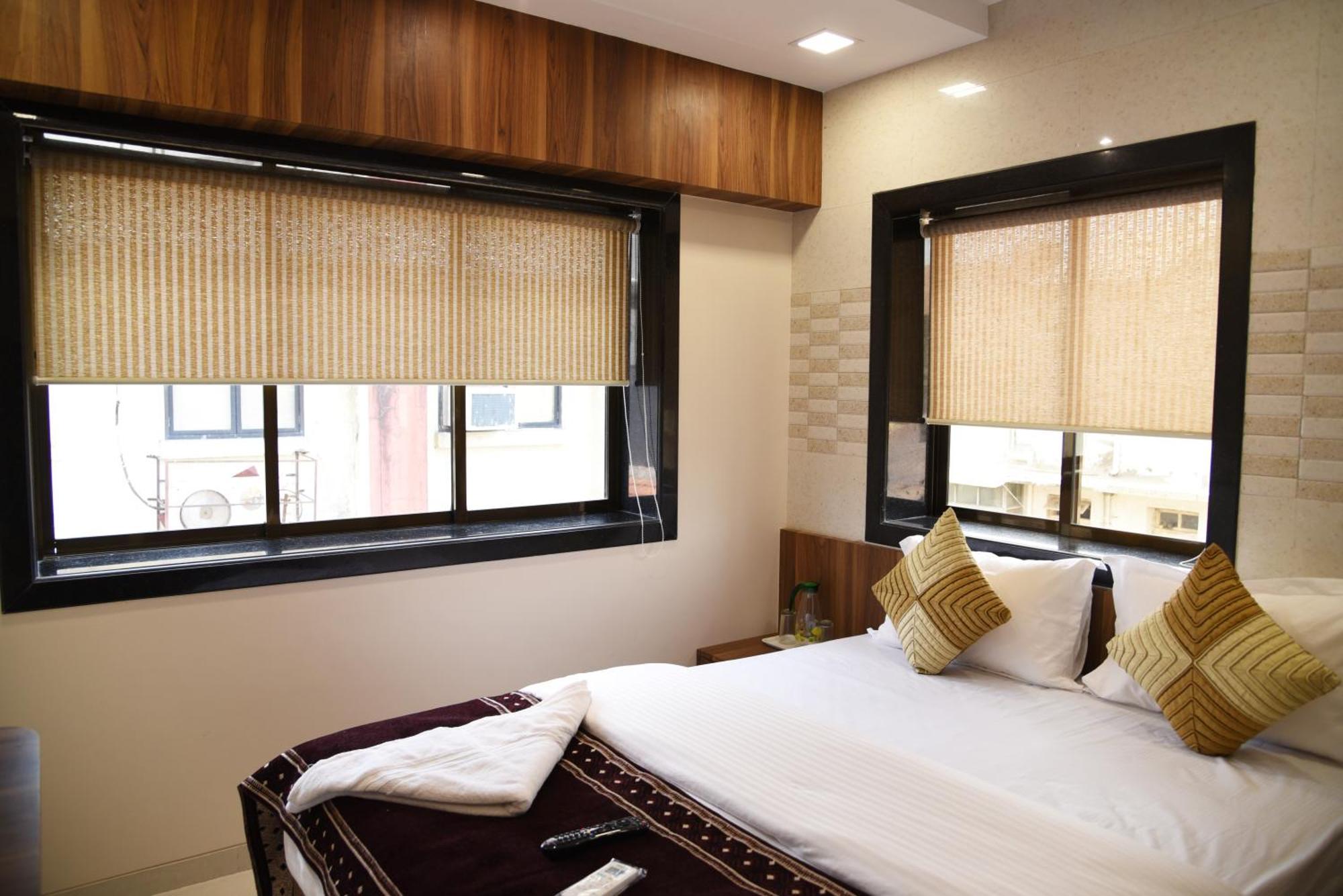 Flora Fountain,fort Hotel