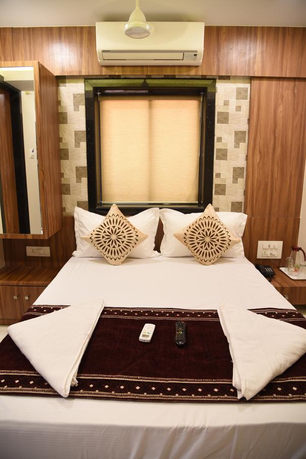 Flora Fountain,fort Hotel Mumbai