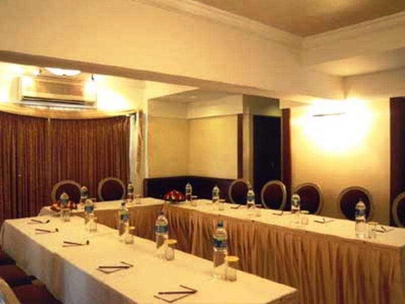 Bloom - Juhu Hotel