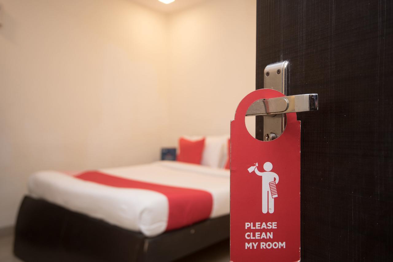 Hotel Oyo 10103 Aviva 3*