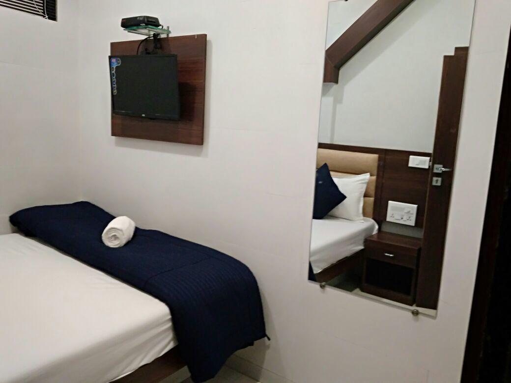 Hotel Avenue Residency 2*