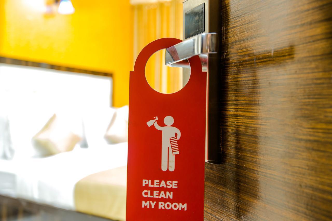 Hotel Oyo 9326 Om Sai Residency 3*