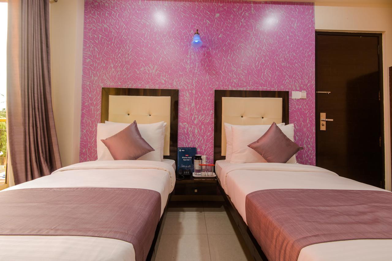 Oyo 9326 Om Sai Residency Hotel 3*