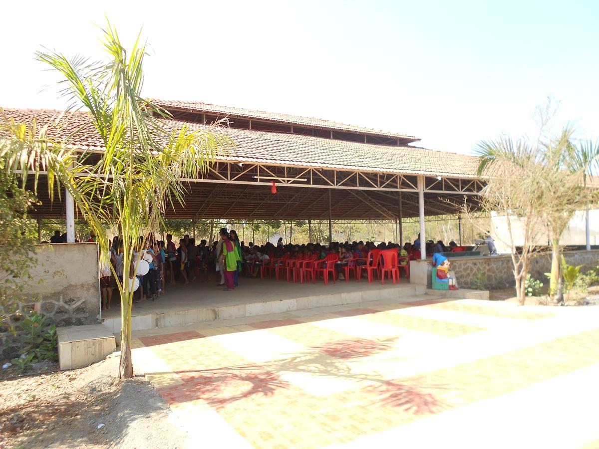 Hill County Resorts Resort *