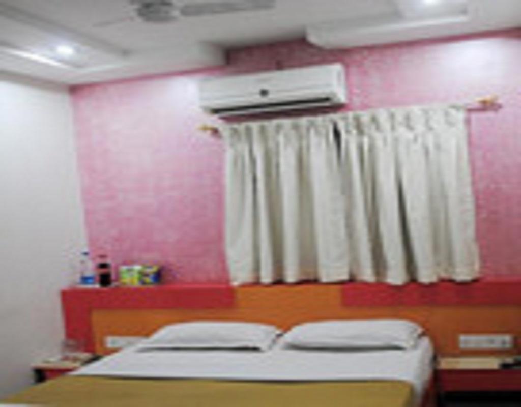 Maangta 127 @ Andheri East Hotel *
