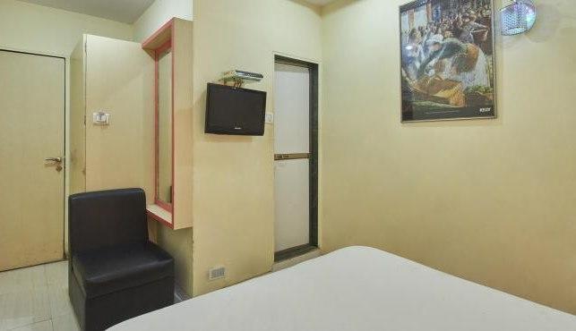 Hotel Maangta 127 @ Andheri East