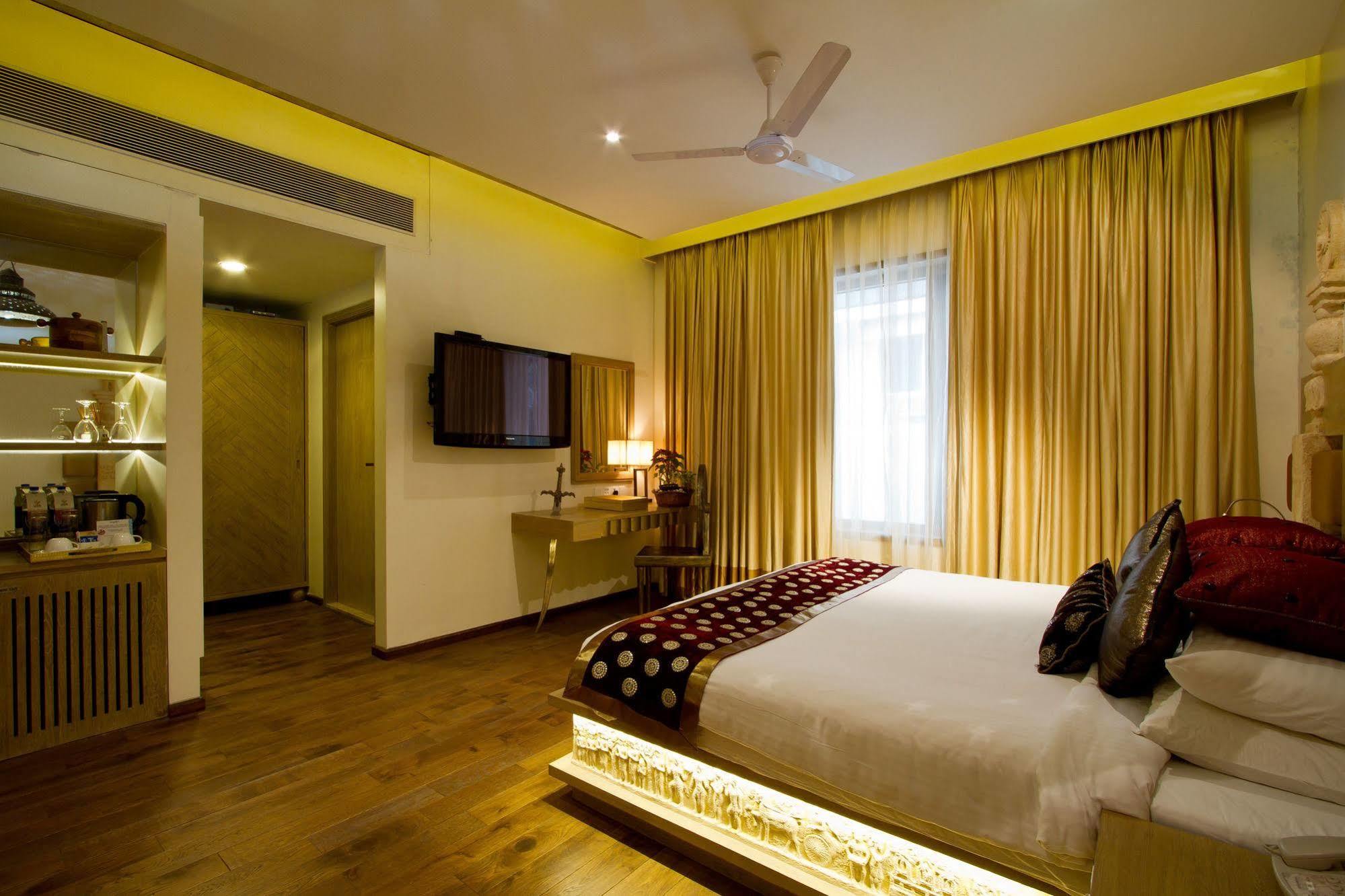 Le Sutra Hotel, Khar, Hotel Mumbai
