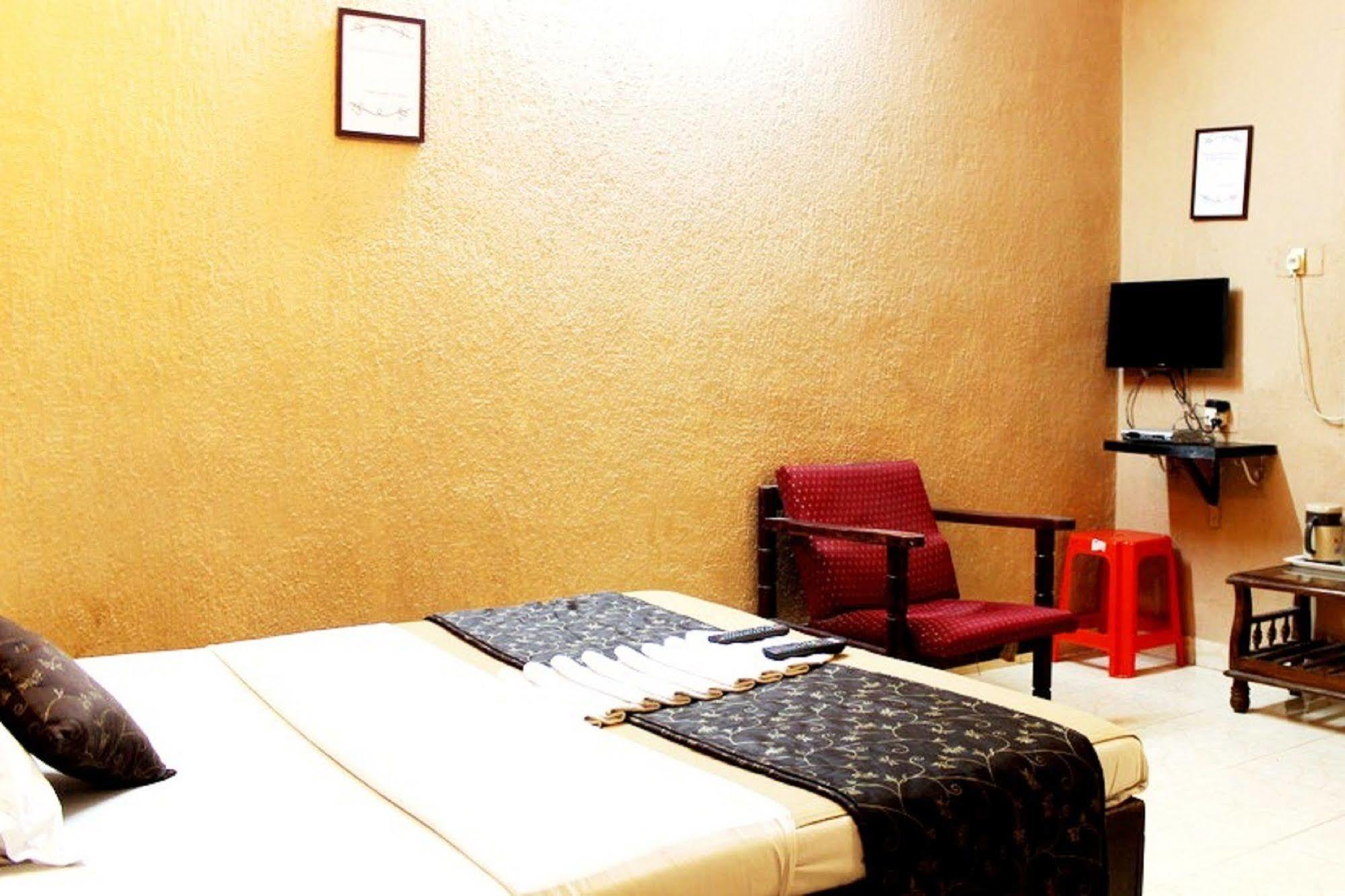 Red Palm Residency