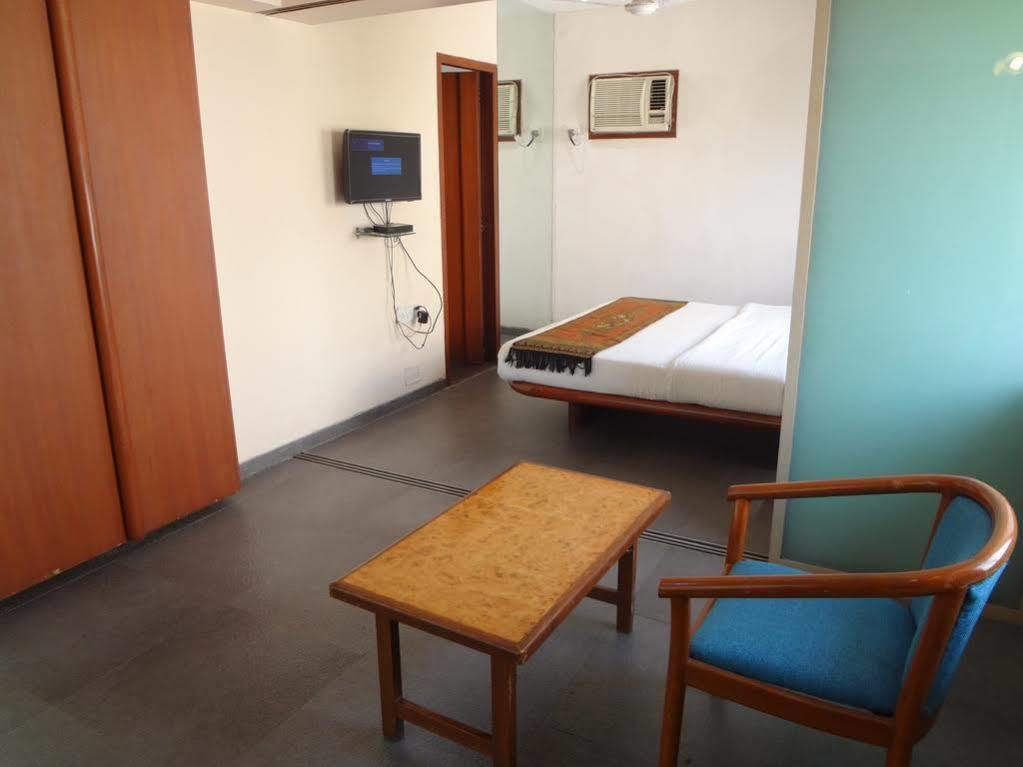Jayshree Domestic Airport Hotel Bombaim