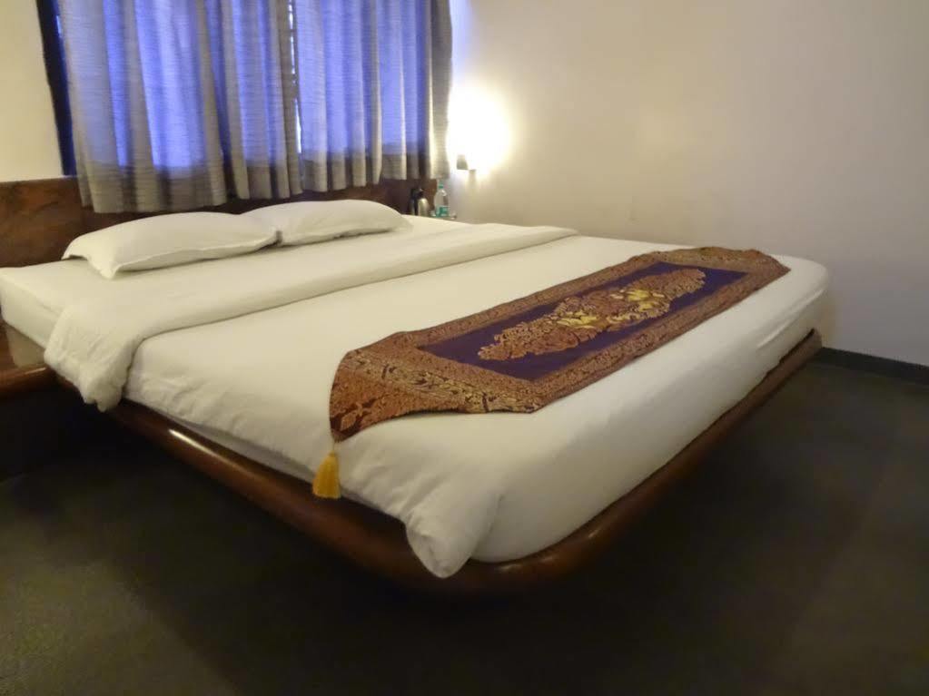 Jayshree Domestic Airport Bombaim