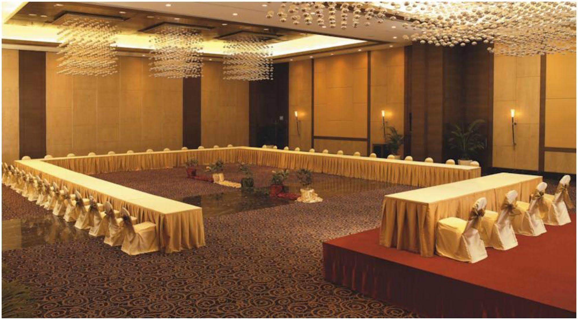 The Retreat & Convention Centre Hotel