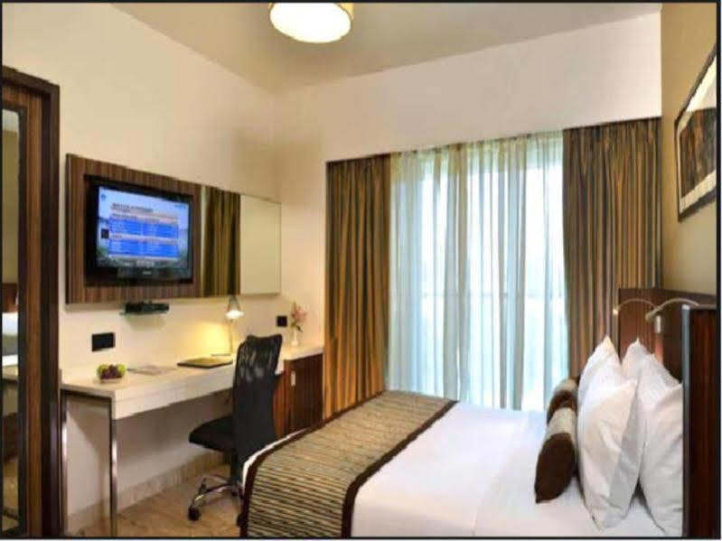 Hotel Residency Sarovar Portico 4*